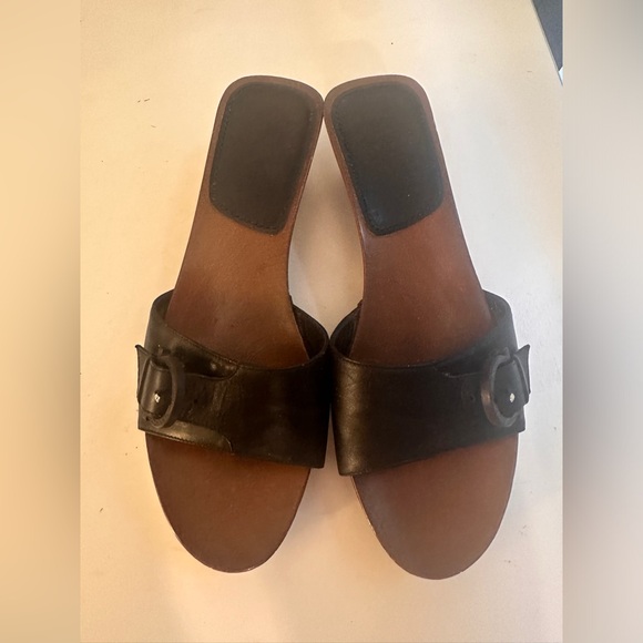 Ferragamo Black Leather Mules Sandals w/Stylish Wooden Sole - Picture 5 of 8